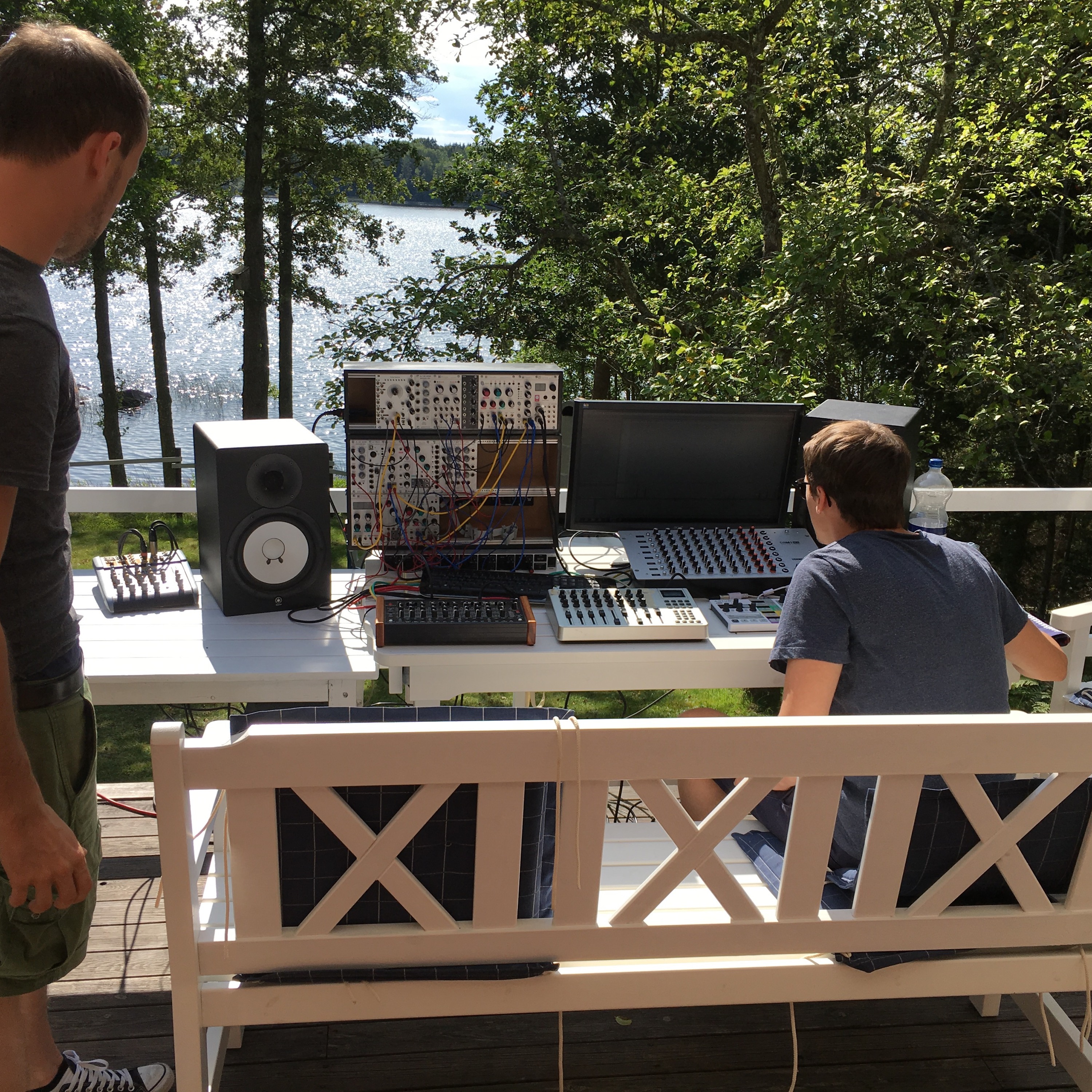 Echoton at the lake - live - episode artwork