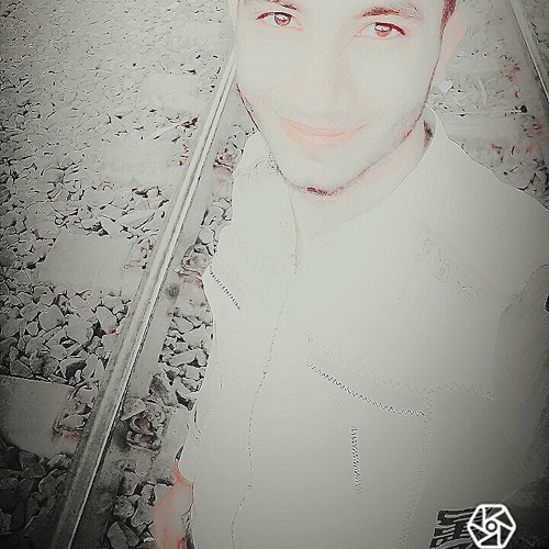 " اغنية كل ما بقدر يوم انساك برجع ادور واستناك "