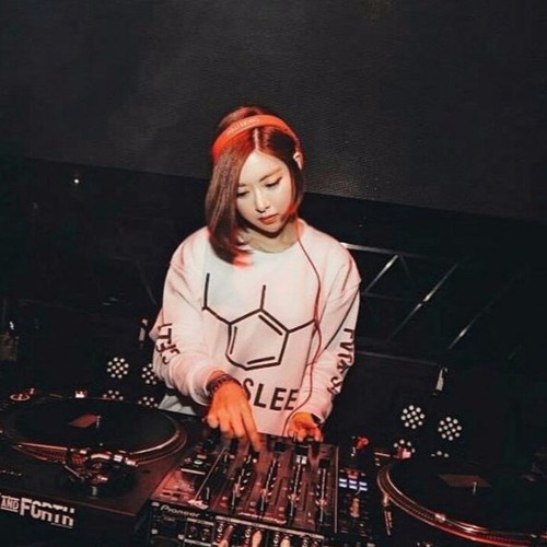 Nguyễn Thạch Bảo Ngọc - Người Phản Bội - TeeJay Remix
