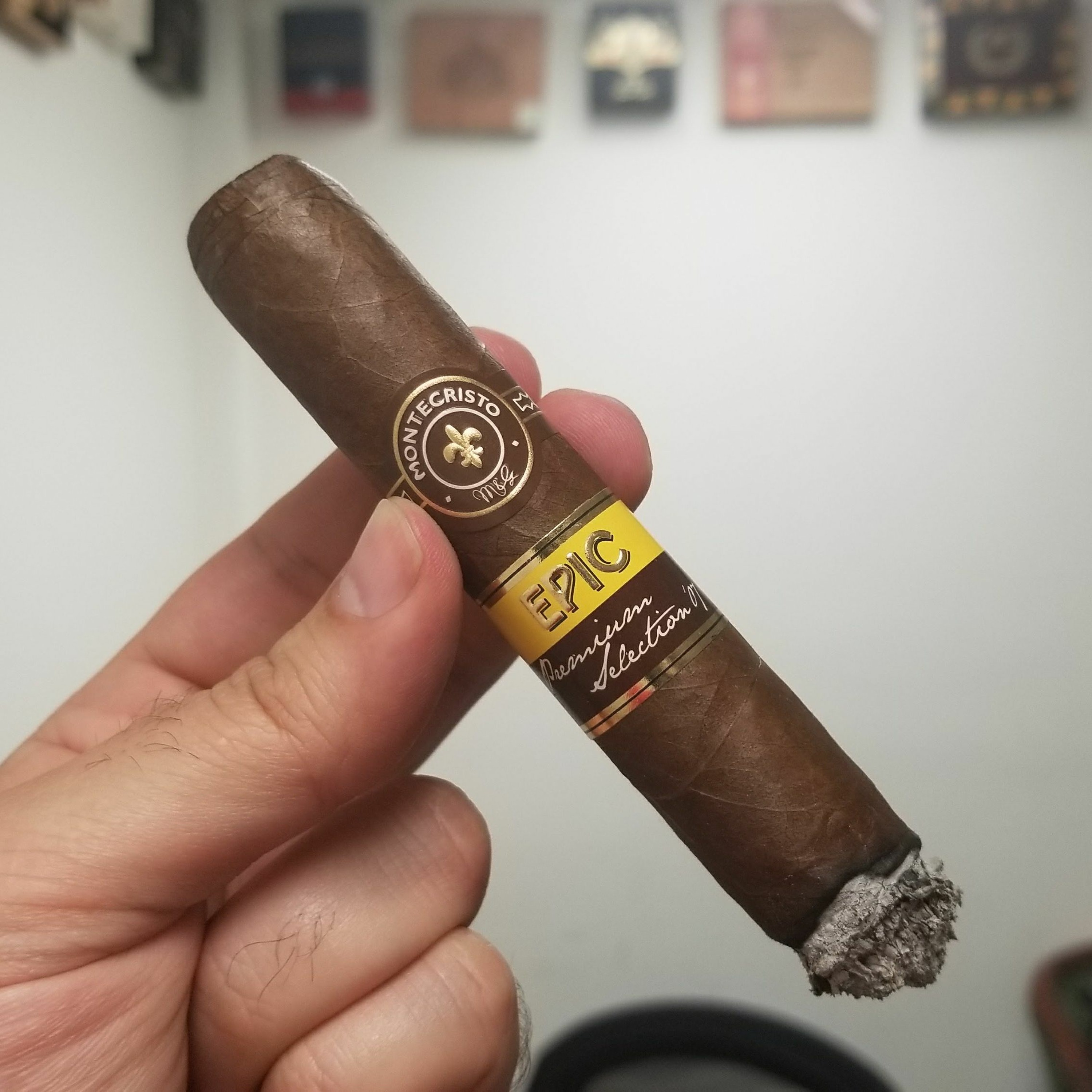 0010 - Chocolate booze, Bitcoin, & a Montecristo Premium Selection '07 from the "Cigar Snob vault" episode artwork