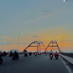 mình em bên những tháng năm, âm thầm đổi thay/