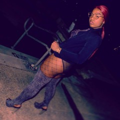 Vioalet Mønroe- Hennessy