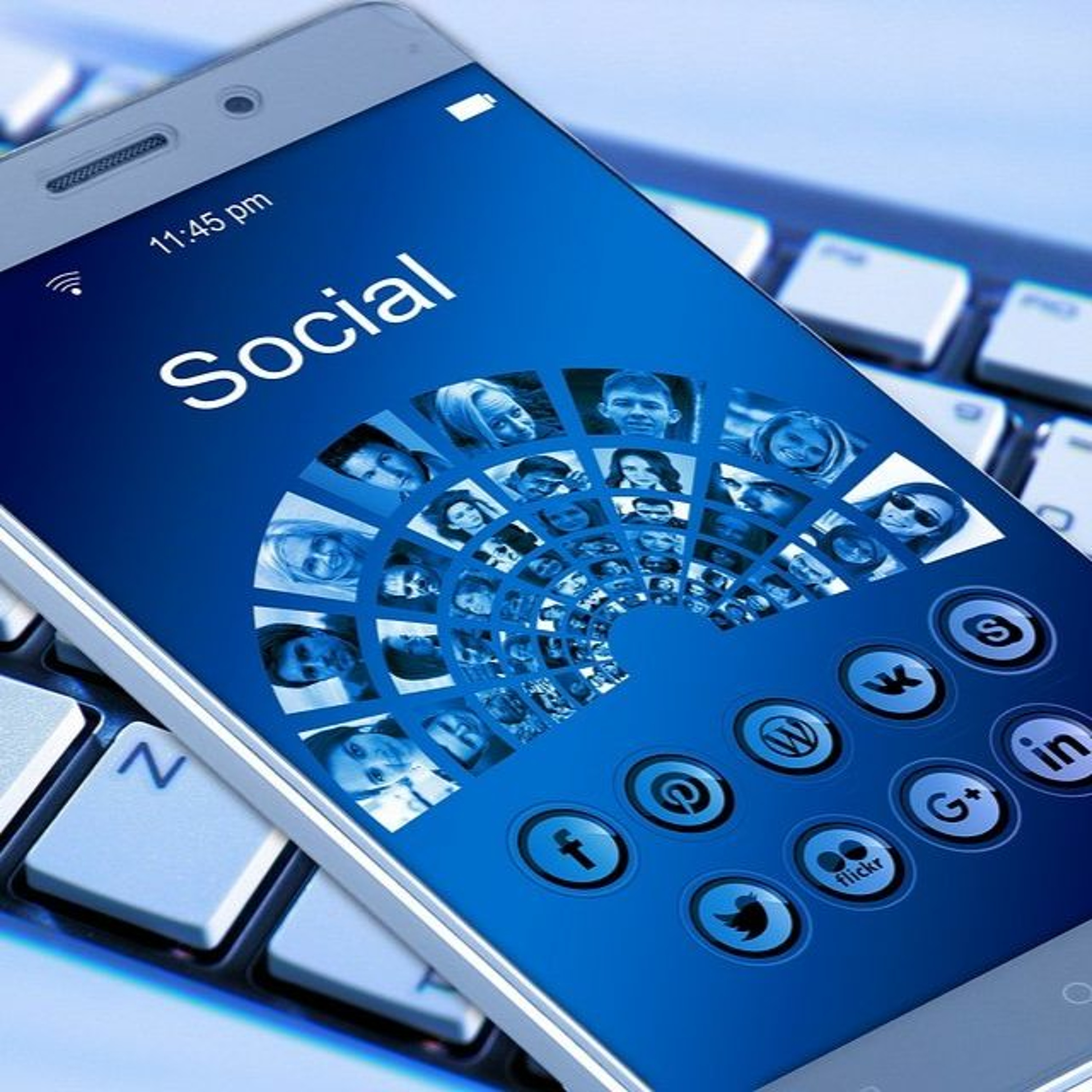 Episode 25: Developing your Personal Brand on Social Media episode artwork