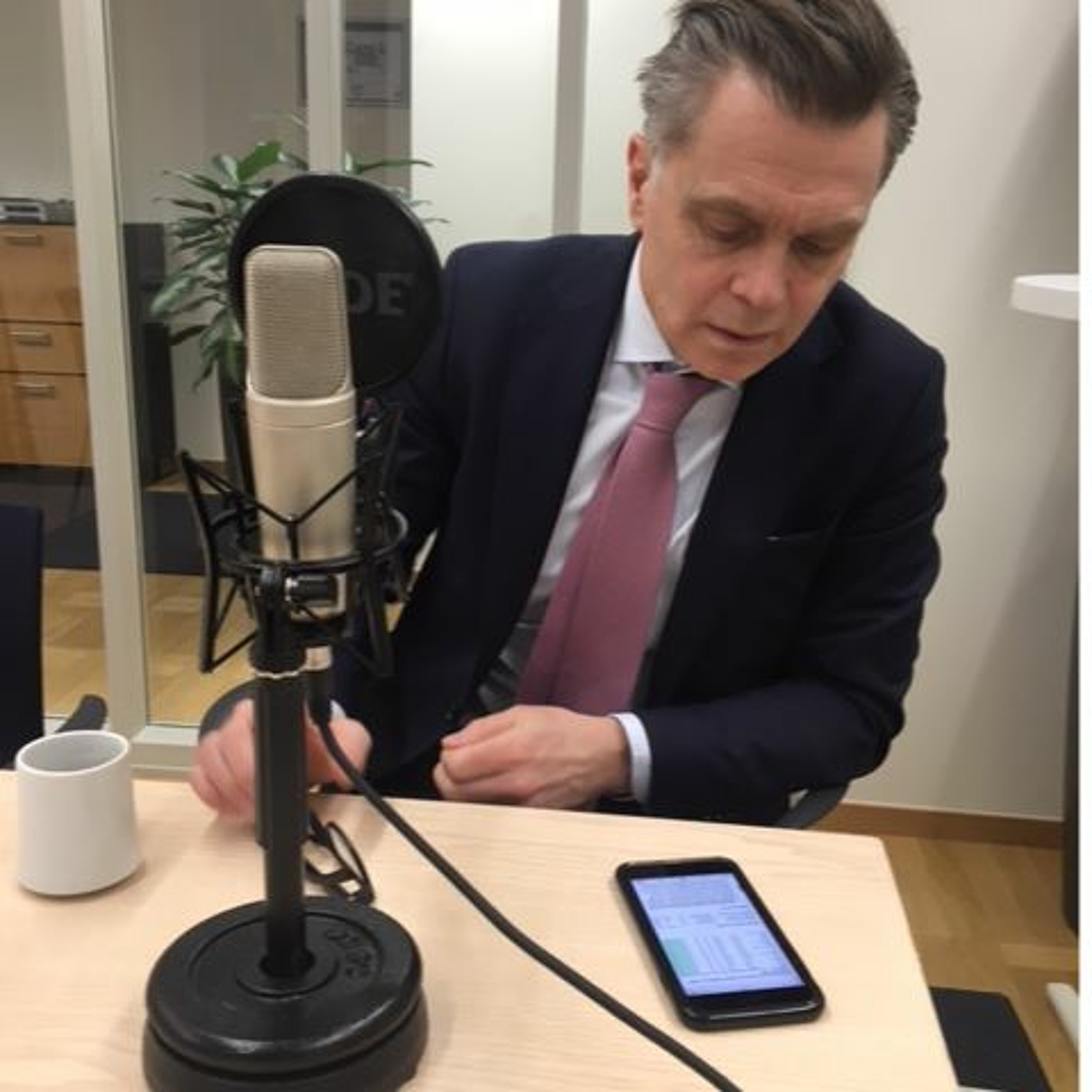 Fritt fall på Börsen - Aktiestrateg Mattias Sundling analyserar episode artwork