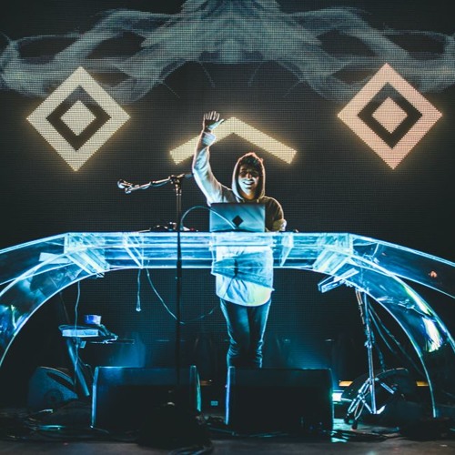 Porter Robinson - My Nostalgia Is A Curse (Unreleased)