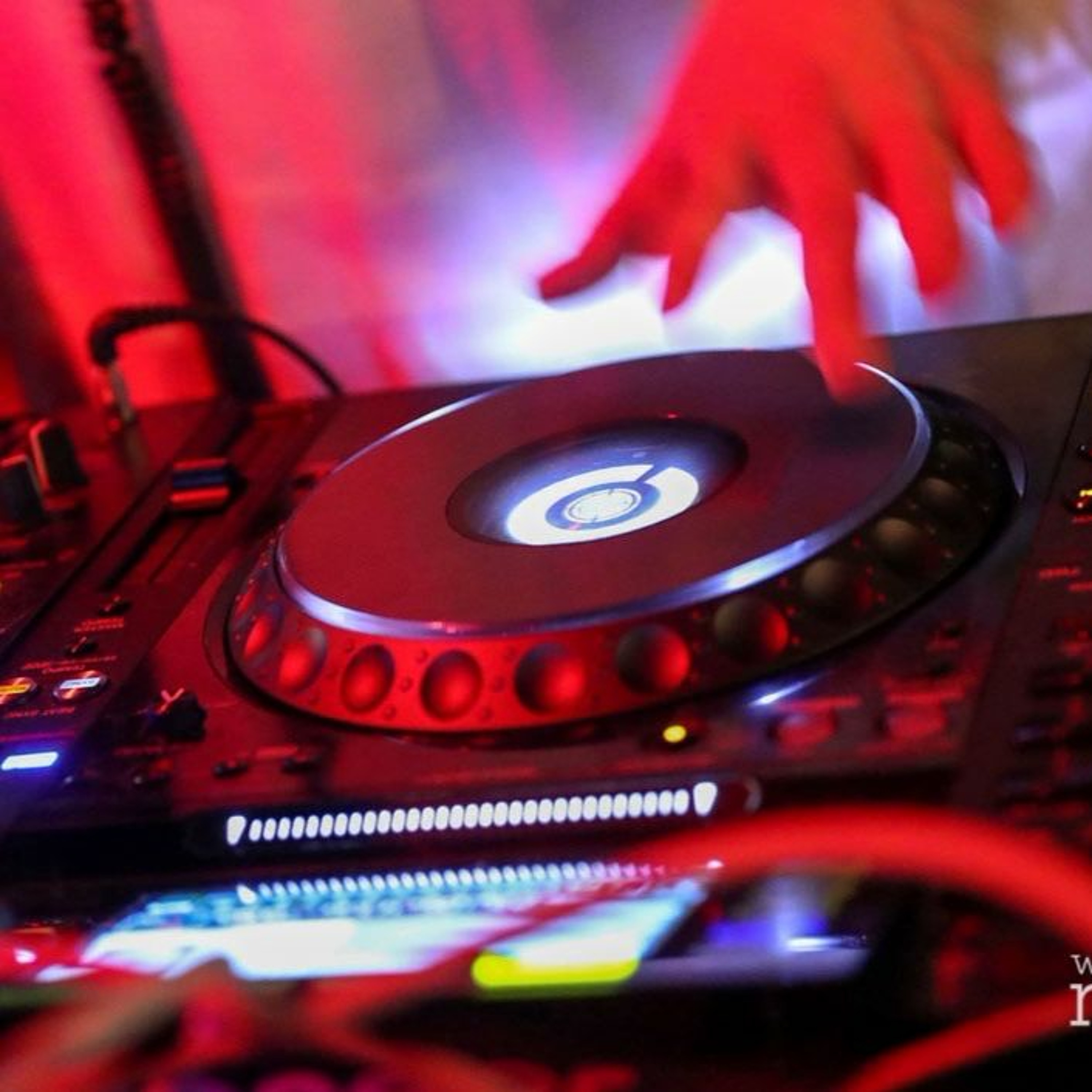 DJ Rob Riggs
