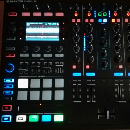 WALLACE THREEOPTIC @ FIRST RECORDING WITH MY NI KONTROL S8 08/02/18