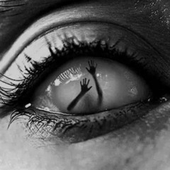 Close your eyes  H Labanda
