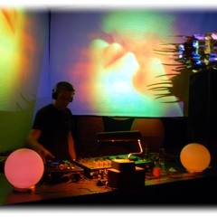 OV-SILENCE.OLI - Welcome 2018 - NYE Mix @ Juice Club _ FREE DOWNLOAD