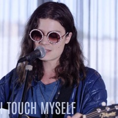 BØRNS - I Touch Myself (Live In Woolloomooloo Australia)