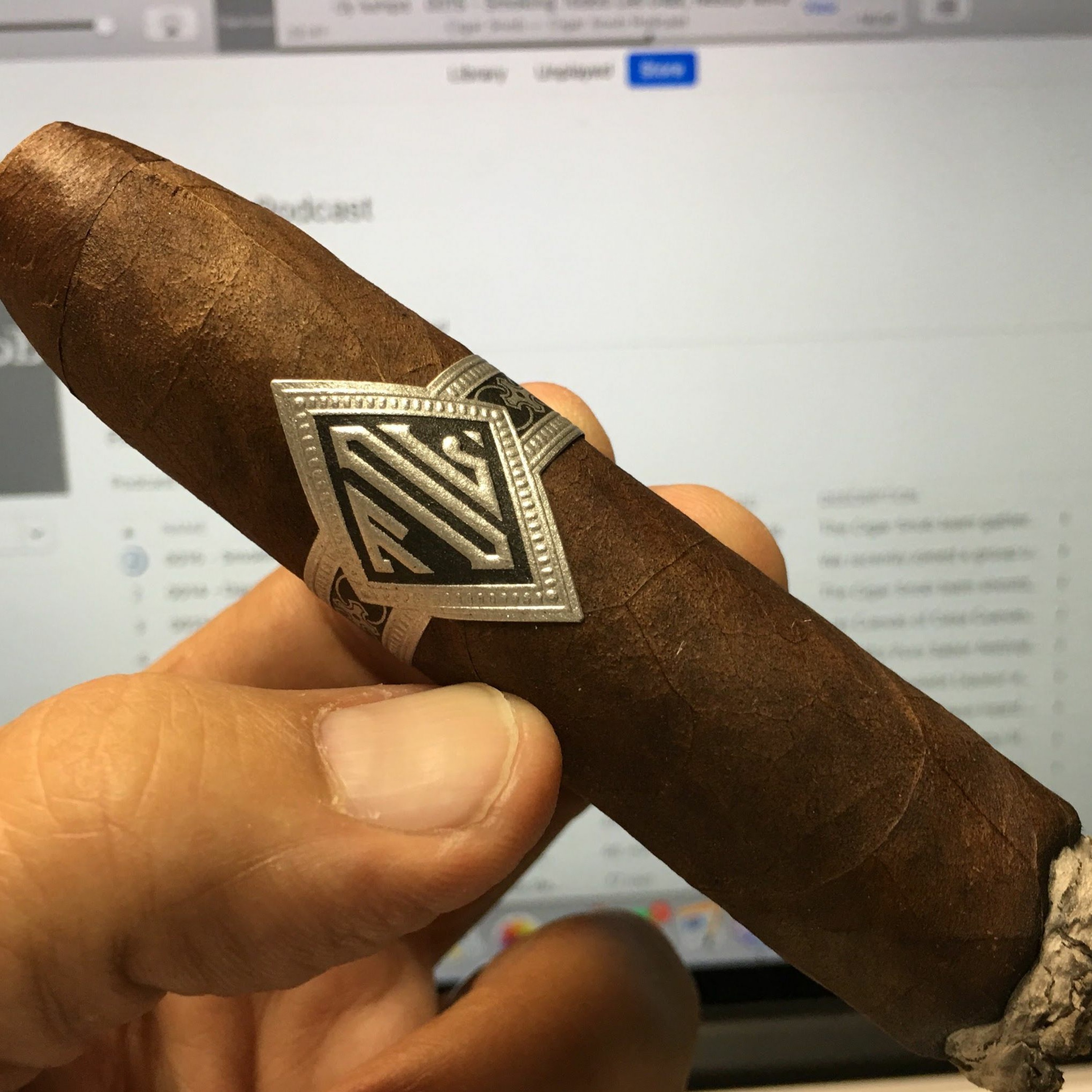 0015 - Smoking Todos Las Dias, Nestor Miranda at 75, winter Olympics, Fergie's lovely lady lumps episode artwork