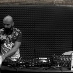 Village Club Live Mix 033 mit Special-Guest Systemfeind aka Mr Schlott