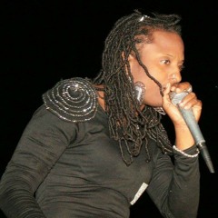 Queen elise playing my new song queen kamarla ft sativa d black1 crime on voliance