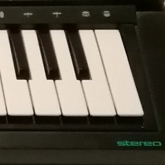 Demo from Yamaha PSS-140 with beats from PSS-470 and lead from PSR-36