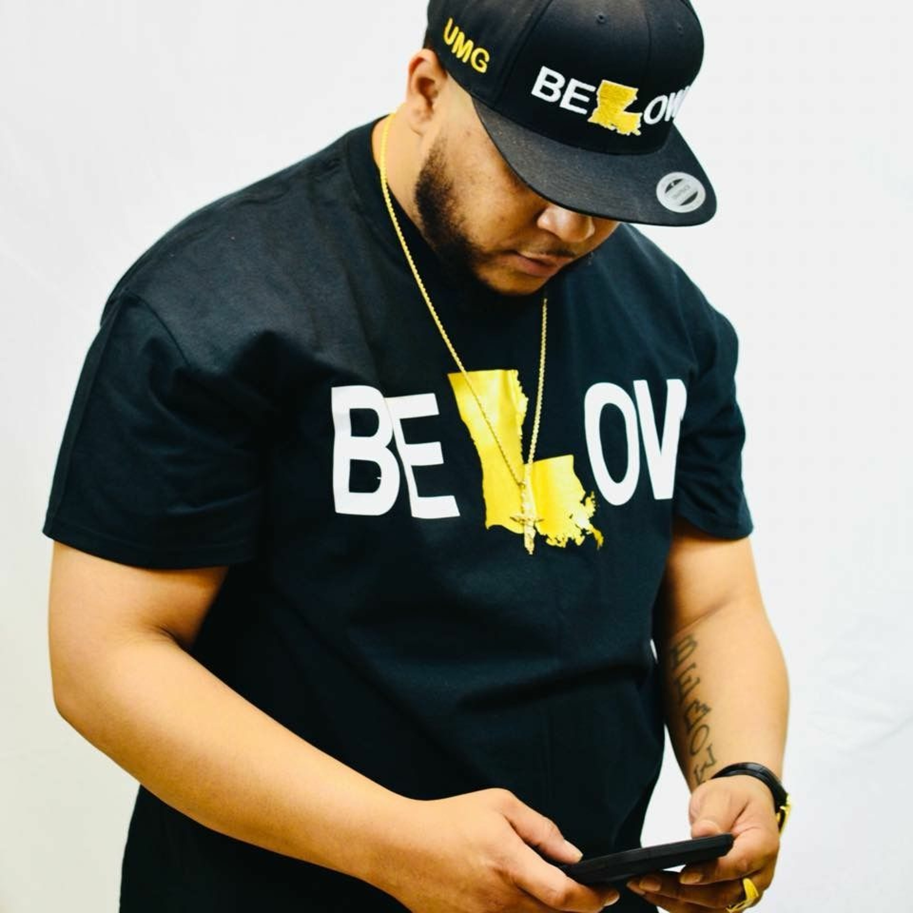 "Fulla Dat Shit" Freestyle (screwed) by BELOW episode artwork
