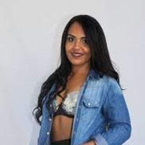 MC KAYLA & MC DRIKA - AMIGA PIRANHA #DJSERGINHOMPC
