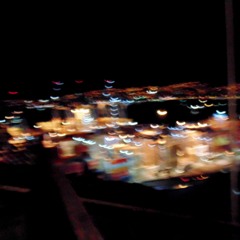 Saxofón y el paso de autos y buses, Valparaíso Chile 2017.