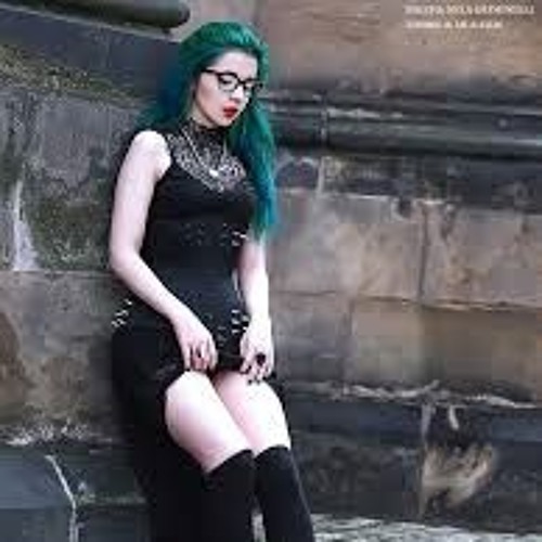 GOTH BITCH