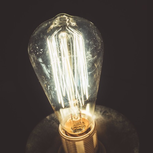 "Em đứng trên cánh đồng"