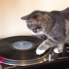 Drum And Bass Scratch! DJ Tommy Logik Vs Pulp Fiction