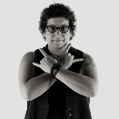 Con La Misma Moneda by Gaby Baca