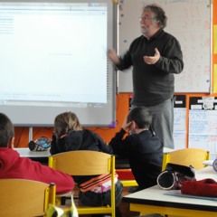 Jul - On M'appelle L'ovni