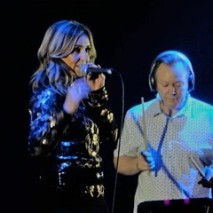 Here Comes The Noise (White) - Tiny Magnetic Pets