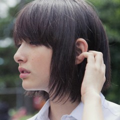 白に落ちた彼女