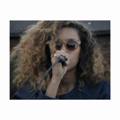 Izzy Bizu - Floating Lamps (Rooftop Sessions)