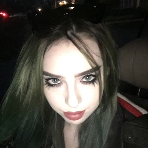 goth bitches can't rap (prod. by lenzo)