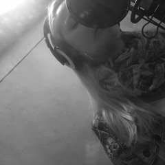 Perfect - Ed Sheeran & Beyoncé (Cover by Michell Benzel + Doro)