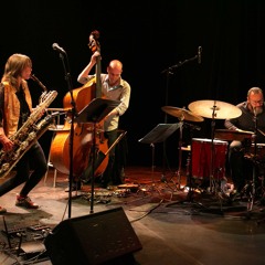 CELINE BONACINA FLY FLY - Border Line