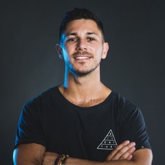 Blessed - Tom Hangs (Avicii) - (Royaal & Venuto remix)