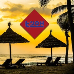 Beach Fireworks... by Tyoh