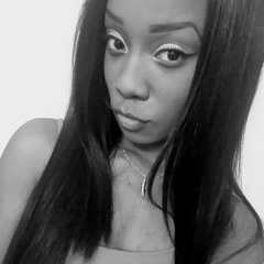 She's Not A Player (feat. RAVENROSE)