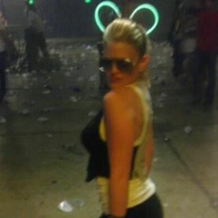 Deadmau5 Live CONCERT RAVE - outro The closer Cue A-B Looping Phase Sample melody and hook