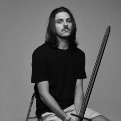 LEFT BOY - HEIß