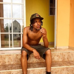 Ina Di Middle [Giggi Riddim] @tinyeaze