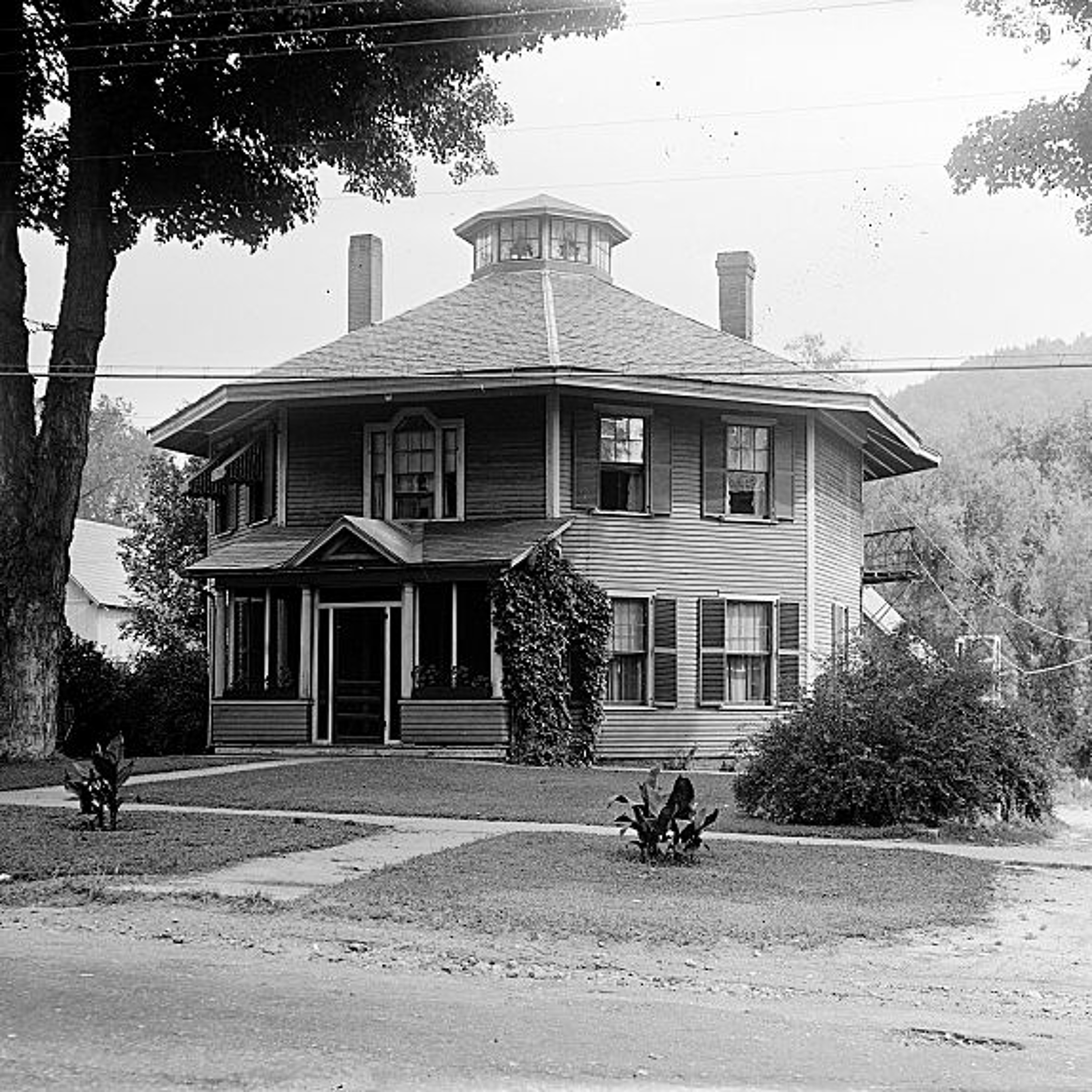 BHS Podcast e148 - Fowler And Octagon Houses With Soudtrack episode artwork