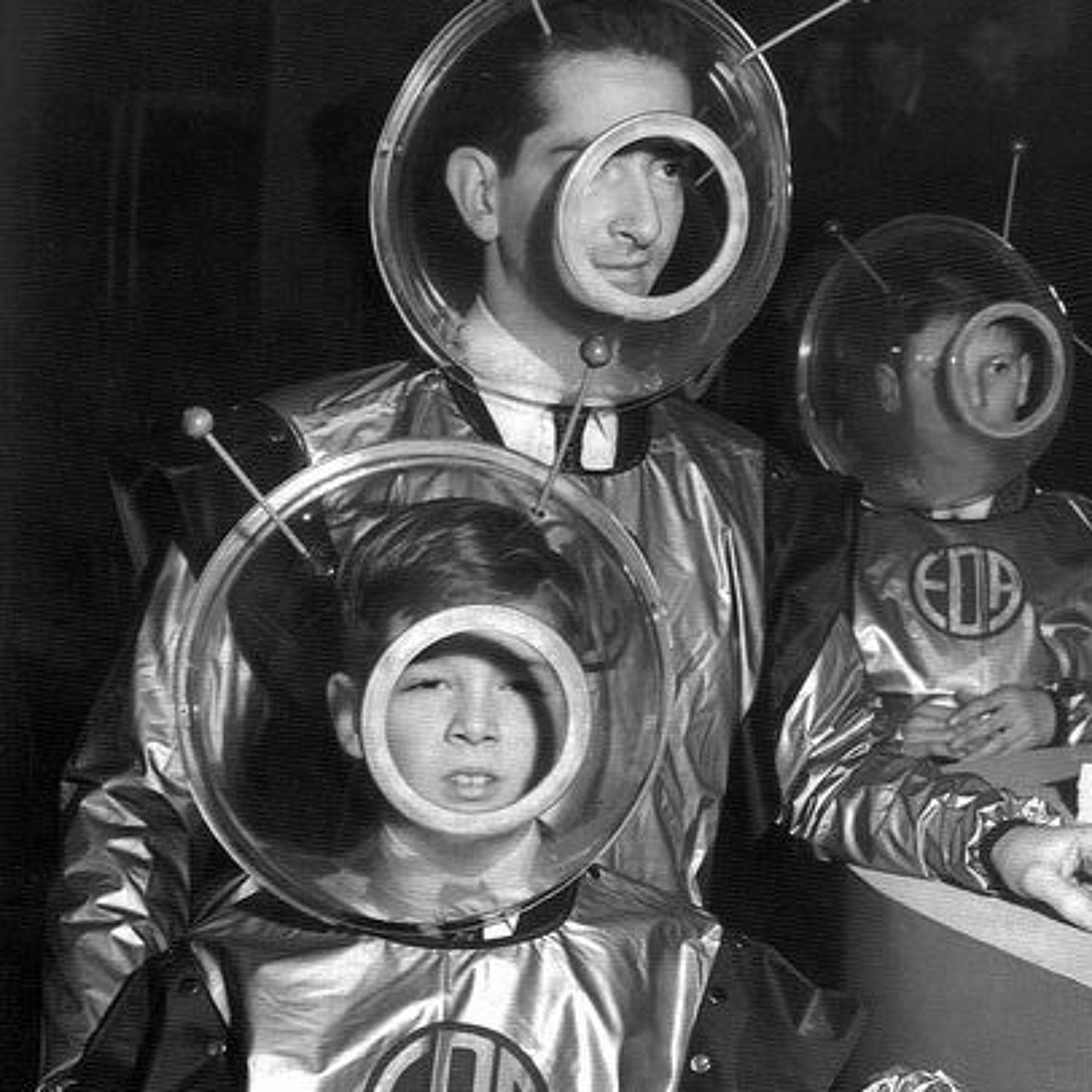 Podcast #008 - Bizz - A trip To THE Moon(2017) episode artwork