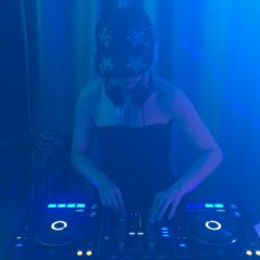 Dungeons & Drag Queens