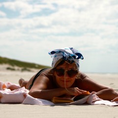 Fellow of Neringa - Laura P'e