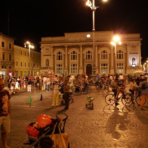 Piazza del Popolo, in italiano, da Luther e Francesco