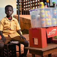 Ghana - Busy midday market town