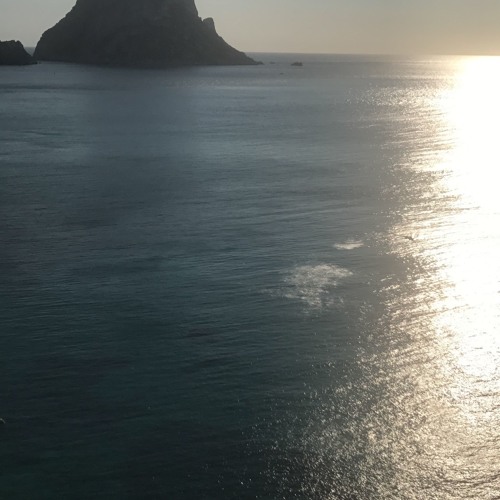 Landikhan & Caravaca: - Apache (LNDKHNFREE)