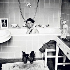 Munich 1945: Lee Miller in Hitler's Bath