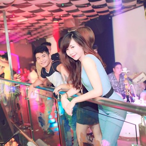 Trăm Năm Không Quen Remix