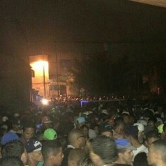 MC DG - SARRA A BUCETA NO AK NO BAILE DO GARRAFA