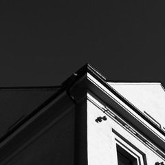 На горе мак