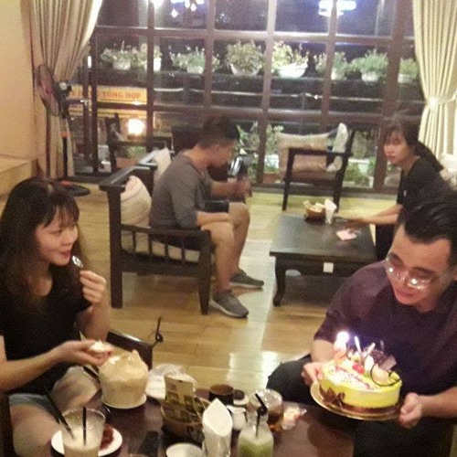 Nhắm Mắt Thấy Mùa Hè
